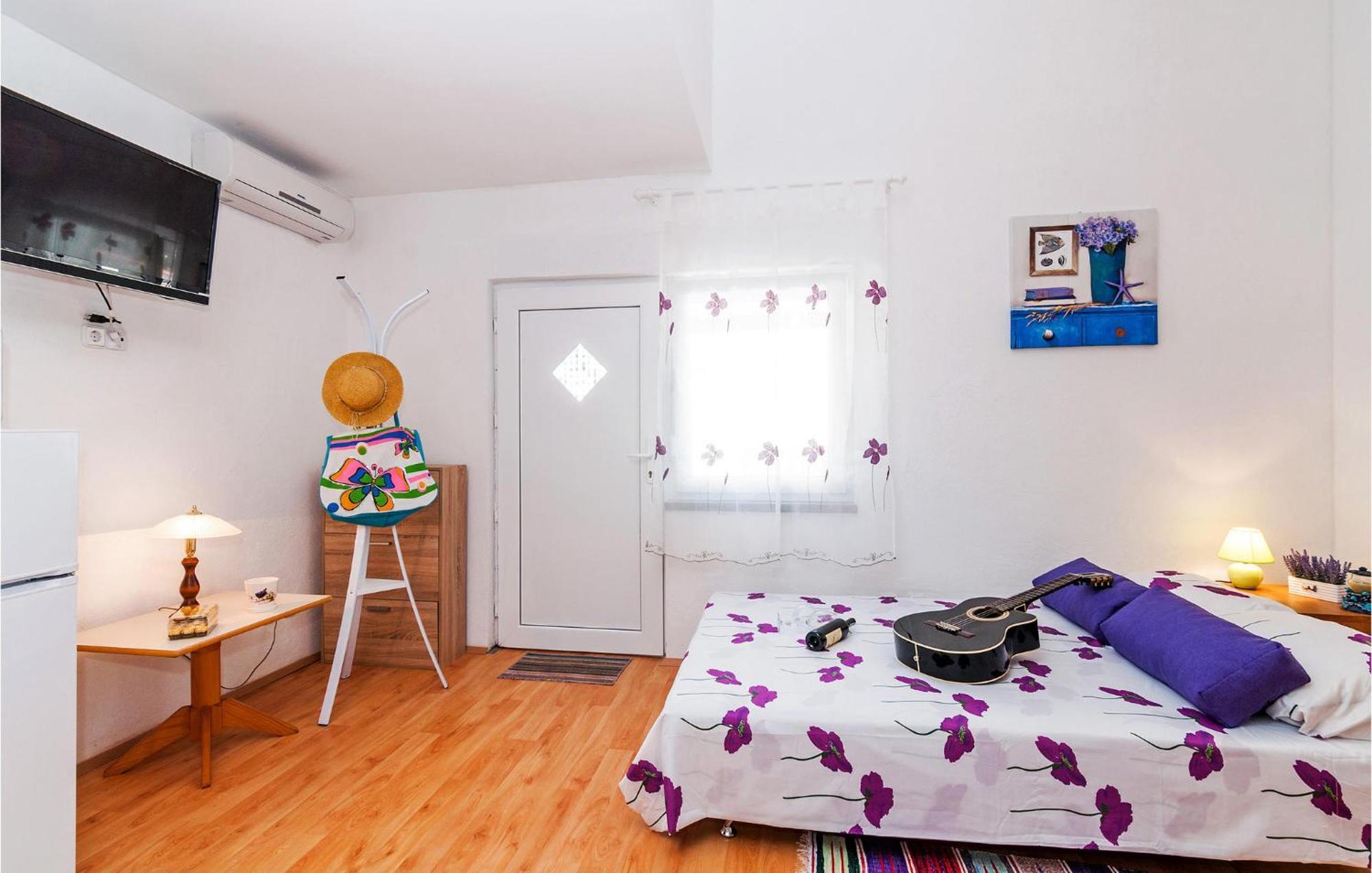Nice Apartment In Vinjerac With Kitchen Экстерьер фото