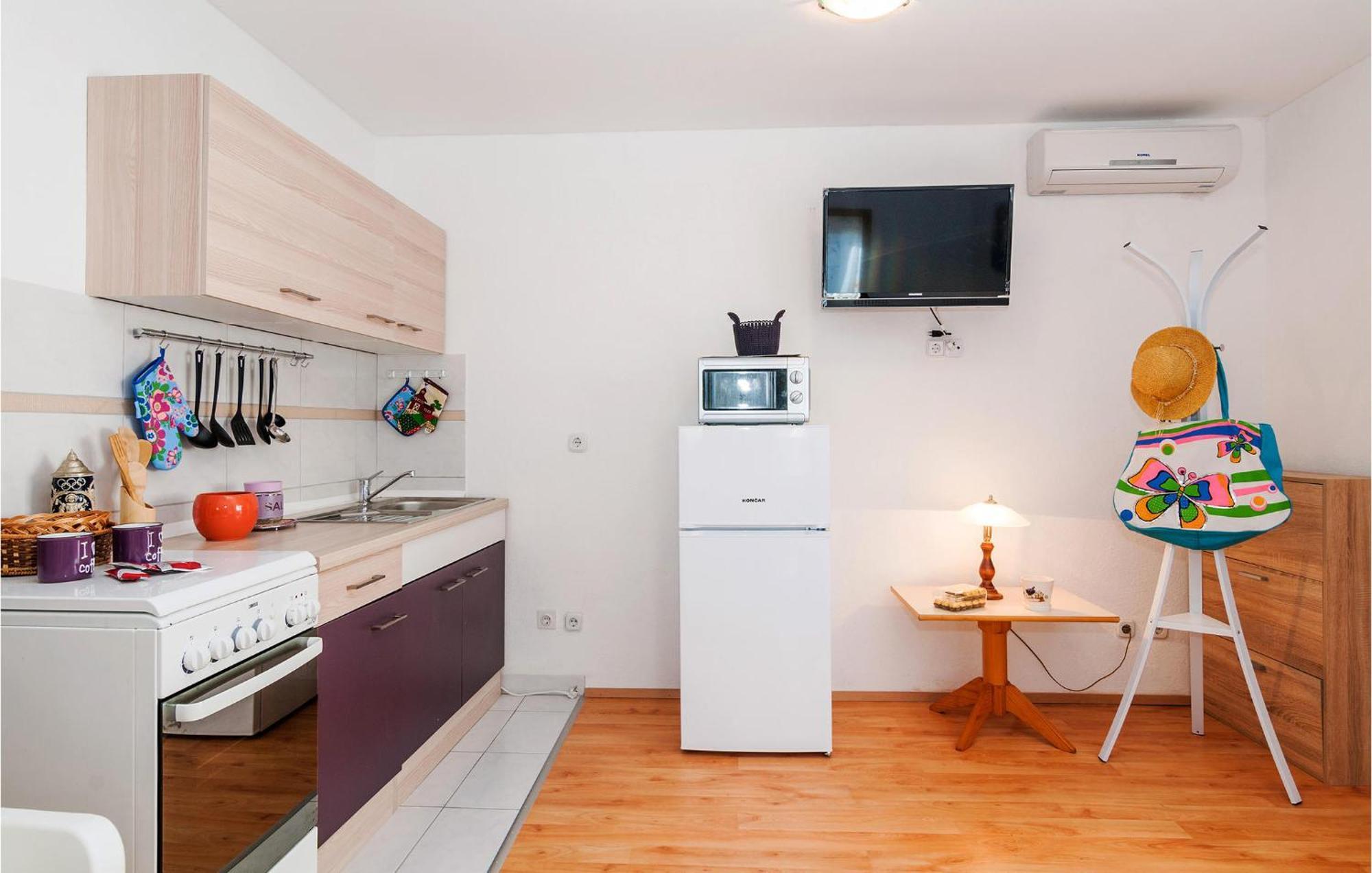 Nice Apartment In Vinjerac With Kitchen Экстерьер фото